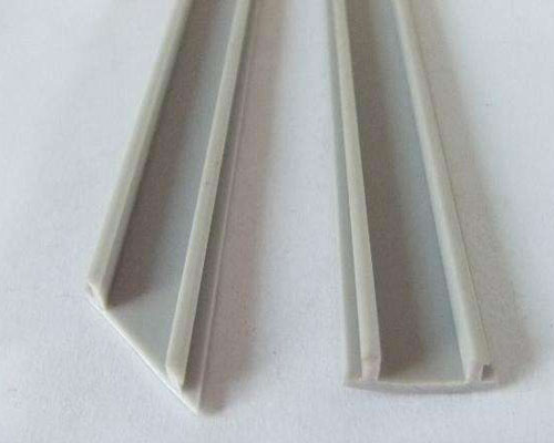 淺析潤滑劑在PVC軟膠異型材配方中常用品種和體系